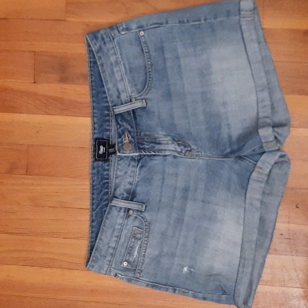 GAP shorts